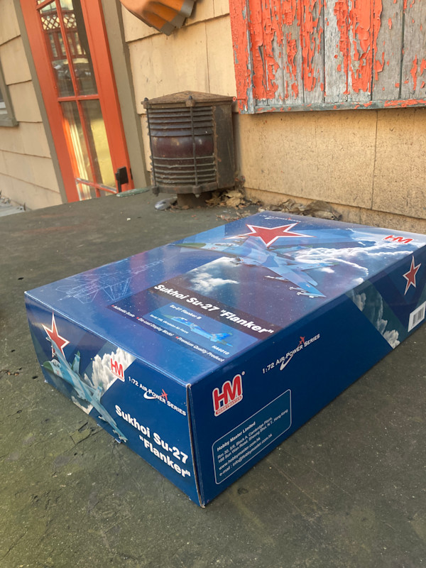 Sukhoi SU-27 "Flanker" die cast toy plane