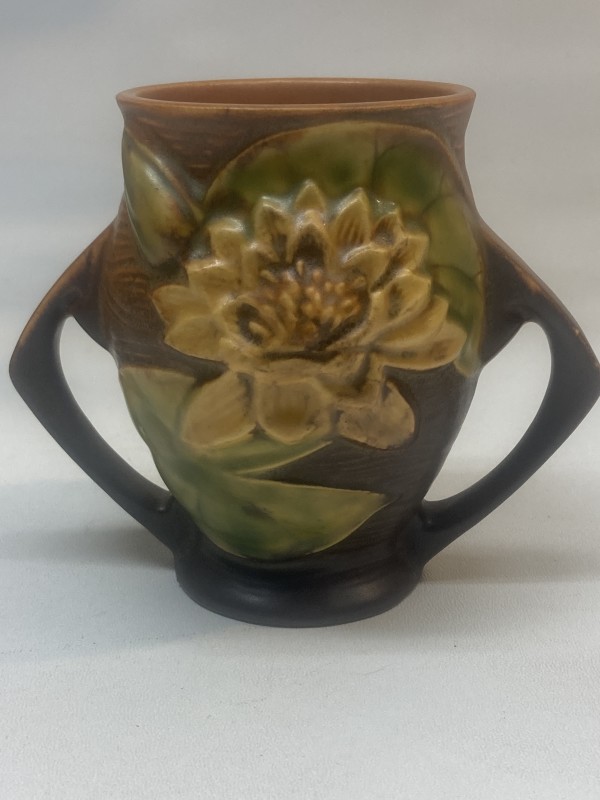 Roseville Waterlily pottery vase