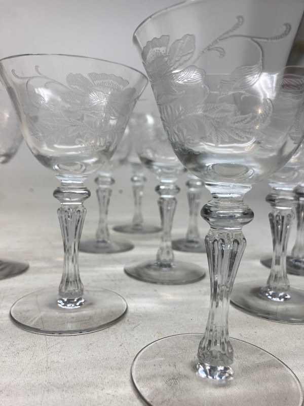 Set of 9 Tiffin Flanders champagne / sherbert glasses