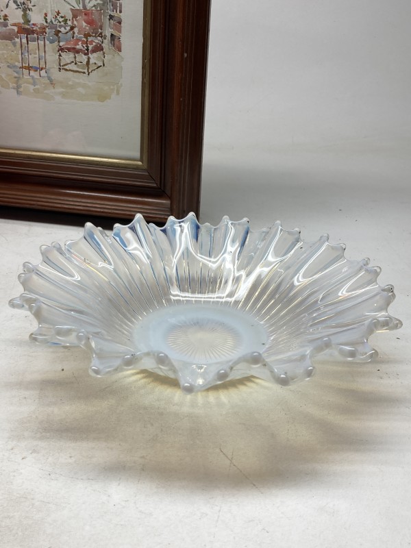 Art glass wavy white bowl
