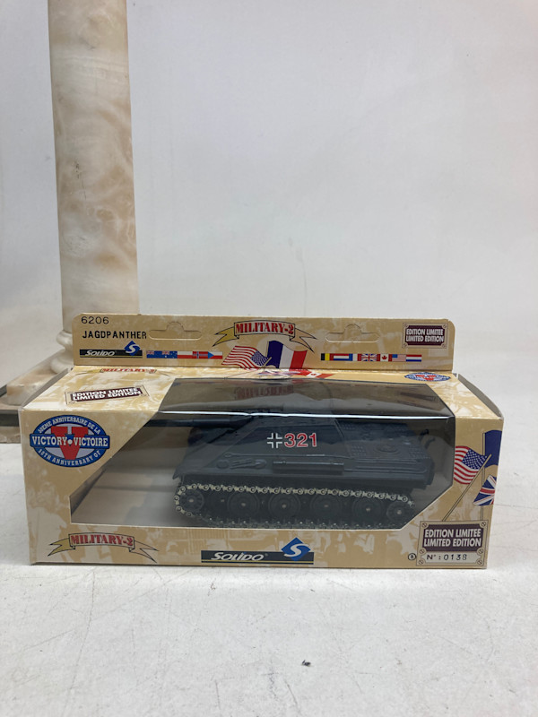 Tank die cast toy