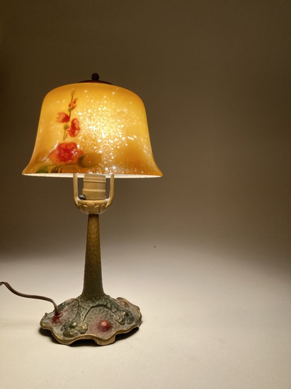Reverse painted small Art Deco boudoir lamp