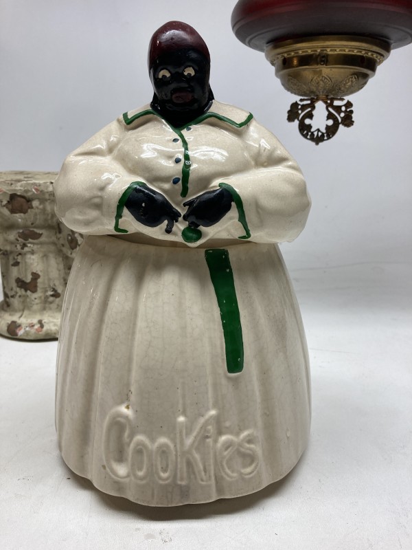 Black mammy pea head Mc Coy cookie jar