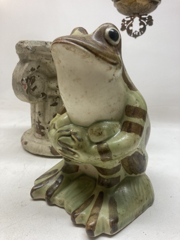 Pottery frog planter