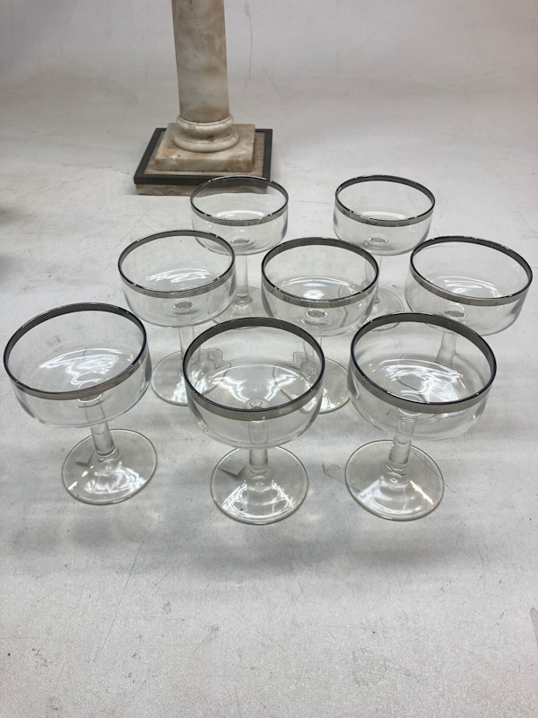 Mid century 8 champaign glasses
