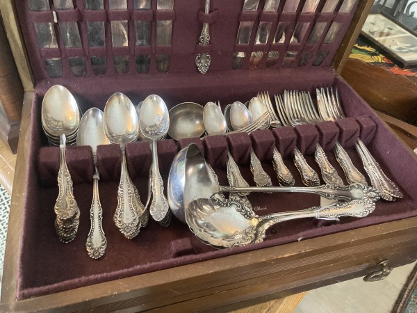 Ornate silverware set
