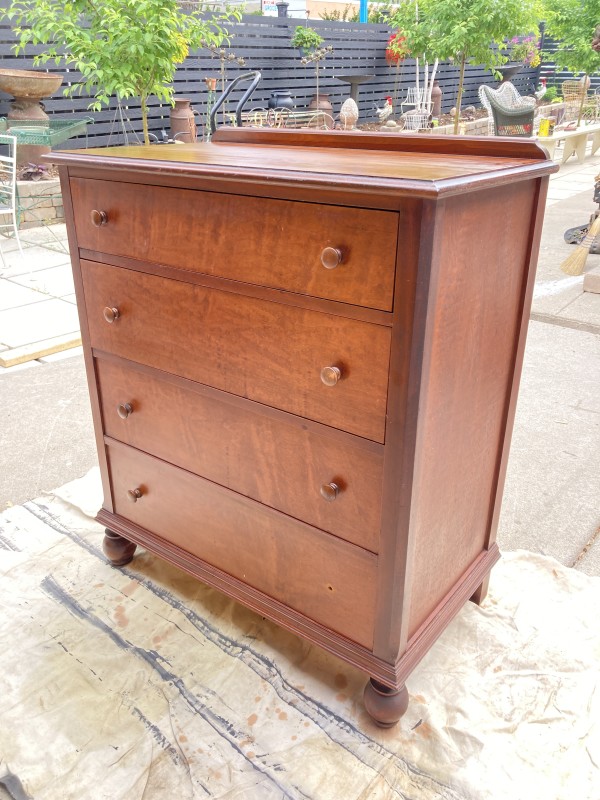 4 drawer maple chest