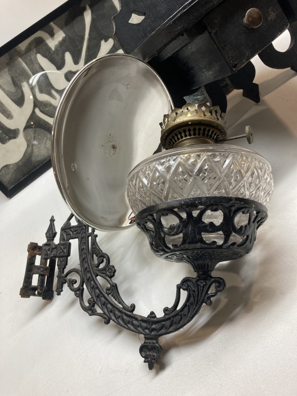wall mounted kerosene lamp with reflector