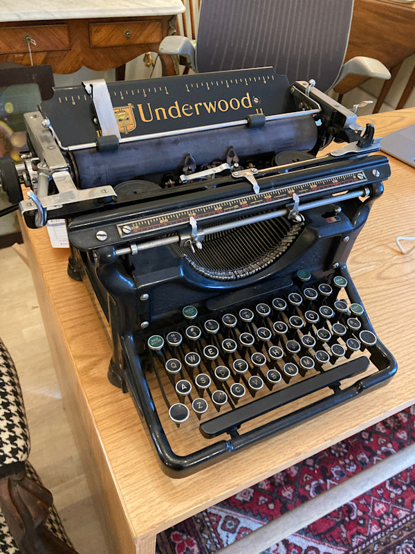 vintage underwood typewriter