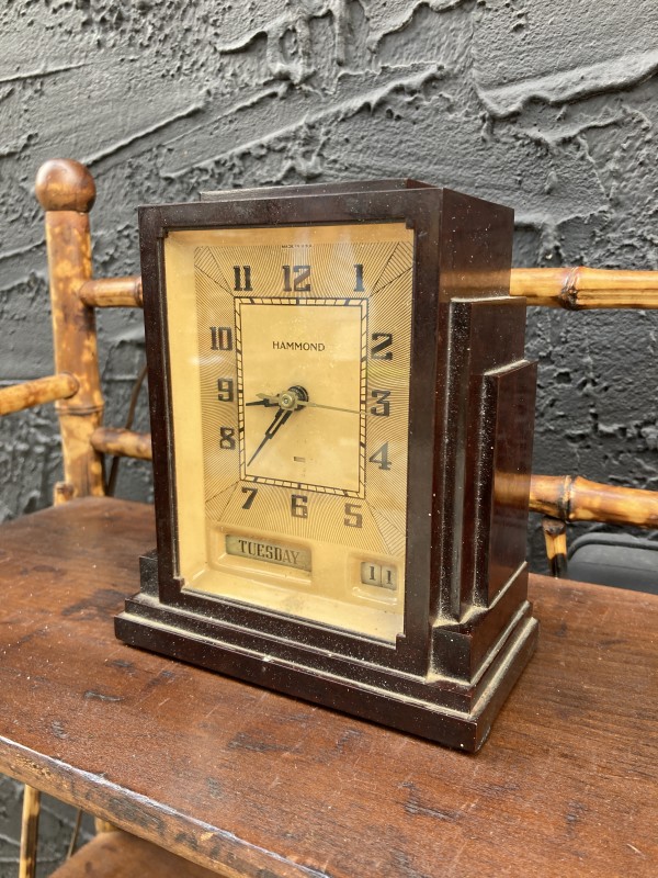 Art Deco hammond bakelite clock