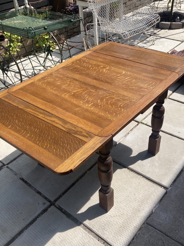 Small oak refectory table