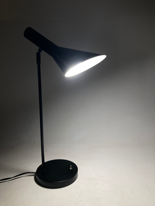 mid century modern table lamp
