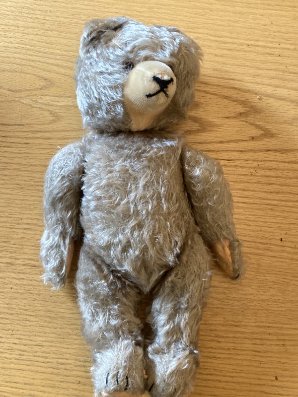 Steiff jointed teddy bear with growler