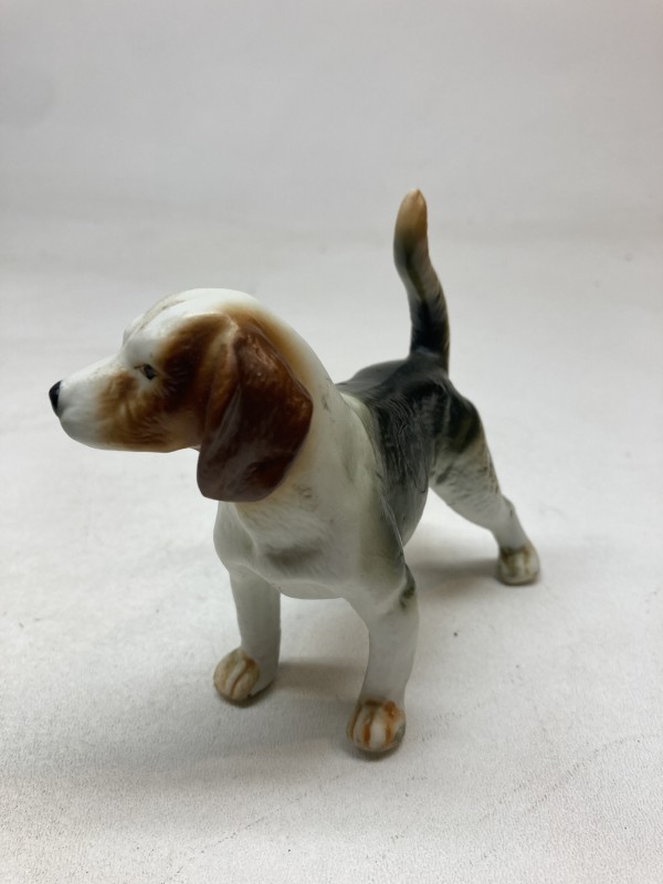 porcelain beagle figure