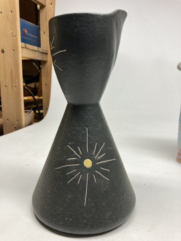 Jaru of California mid century modern vase