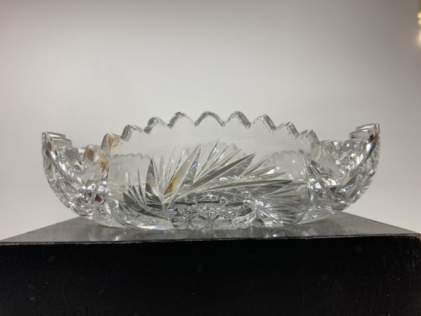 Low cut glass bowl