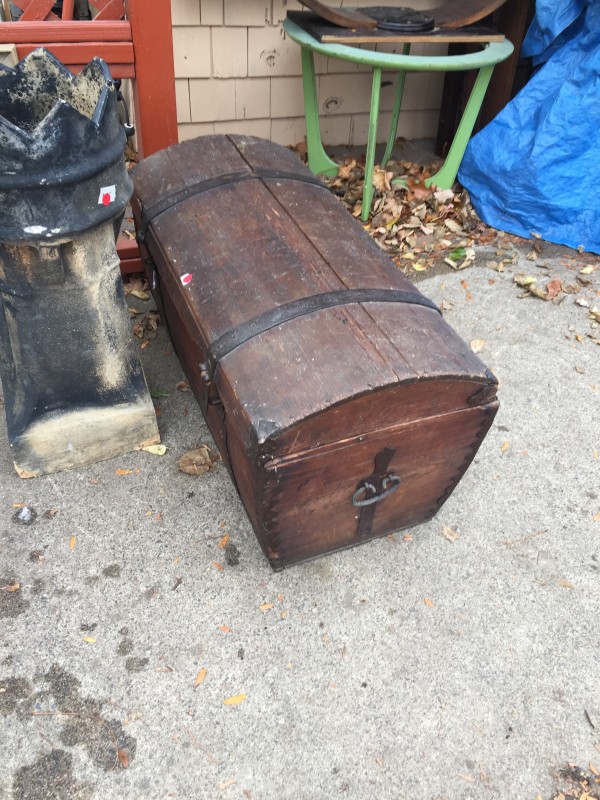Early American Style domed trunk