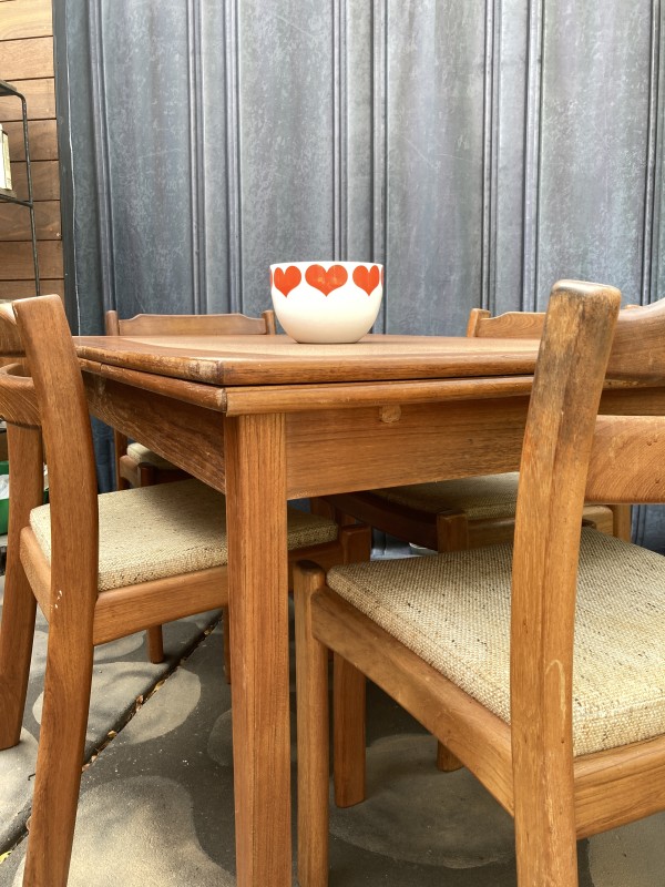 Danish dining room table and 4 teak chairs