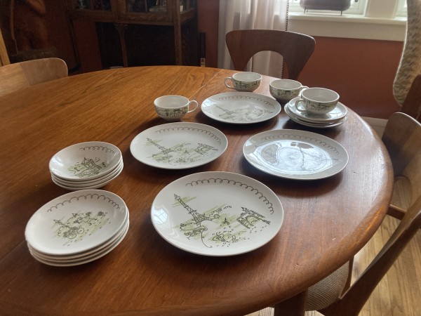 Paris dishes by Harmony House set of 4