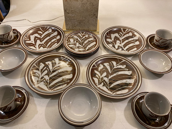 set of 4 Japanese Tenmoku luncheon plates by Independence