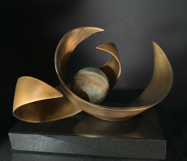 Momentum IV - Limited Edition, edition image.