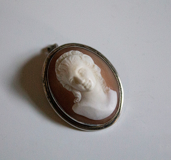 Cameo by Camexco