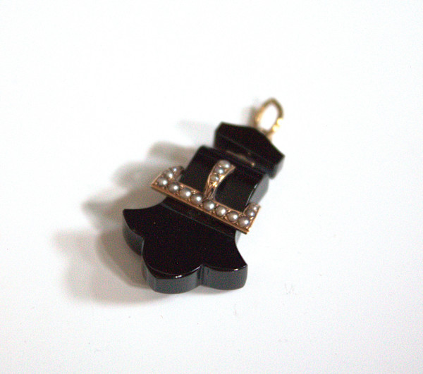 Pendant by Unknown