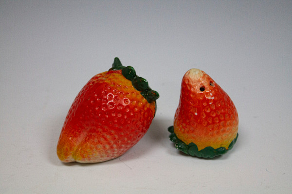 Salt and Pepper Shakers by Unknown, China, Image 1.