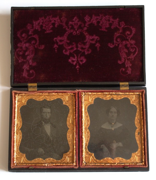 Double Case by Unknown, United States