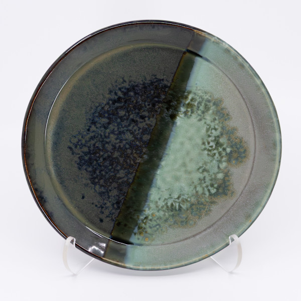 24104  8.5" Round Beveled Plate by Sandy Miller