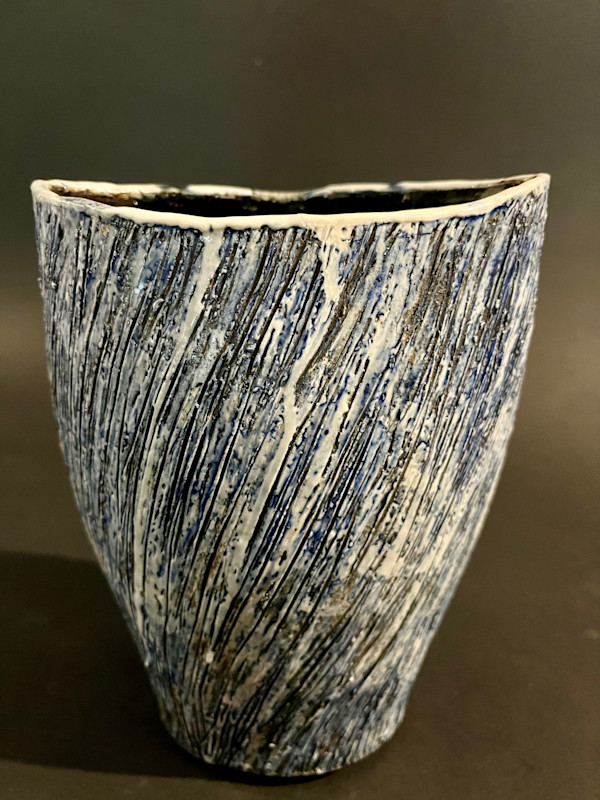 Conical ceramic ikebana vase by Lizama