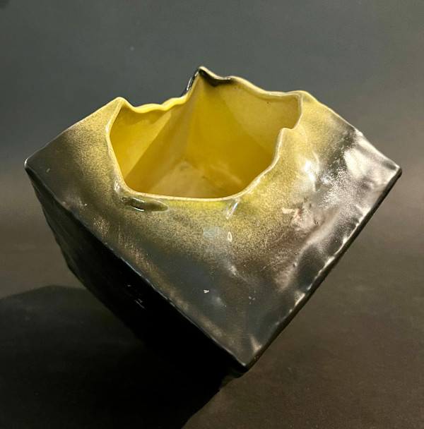 Cube-shaped ceramic ikebana vase