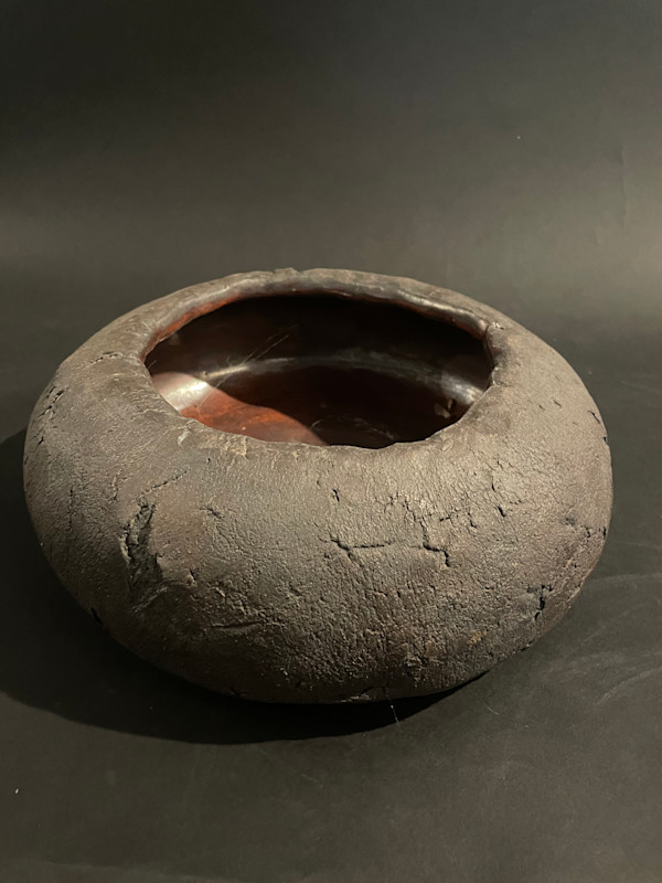 Globular ceramic ikebana vase by Lizama