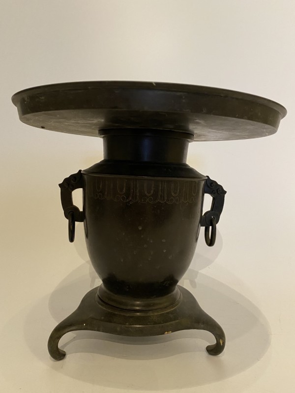 Bronze ikebana vase with flat top