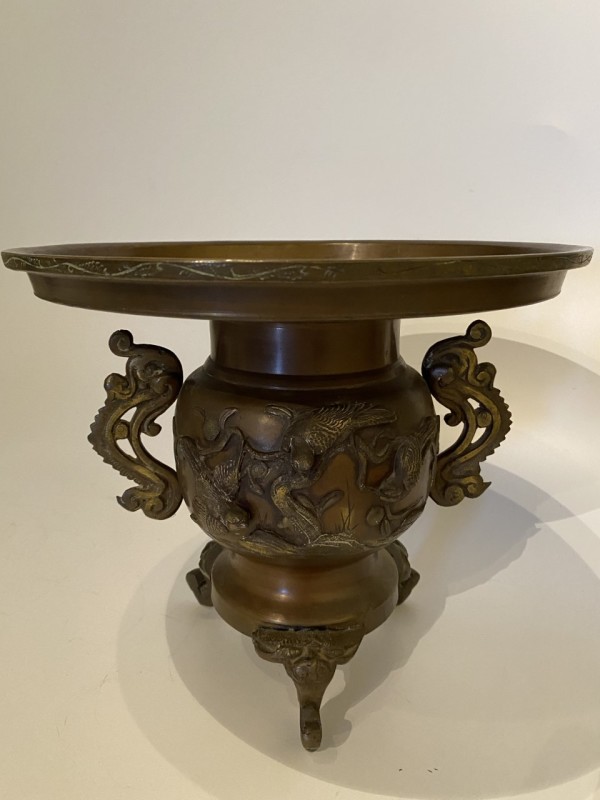 Bronze ikebana vase with flat top