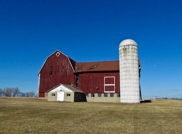Old Red Barn by Derek Jinks