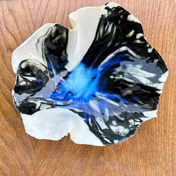 A Crack in the Still of the Night - Form no2 by Tamara Rafkin, Image 1.