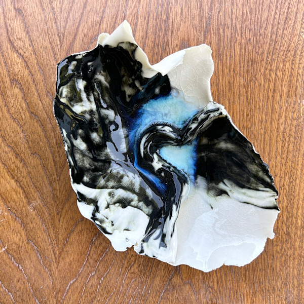 A Crack in the Still of the Night - Form no4 by Tamara Rafkin, Image 1.