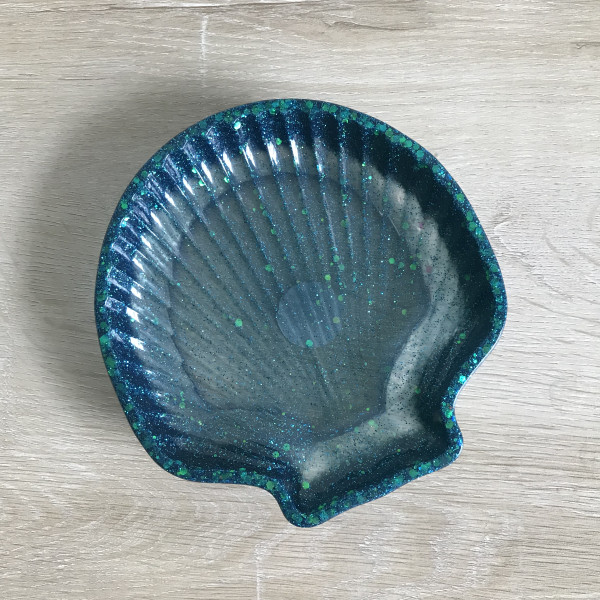 Dark Mermaid Scallop Shell Tray by Colorvine by Kelsey