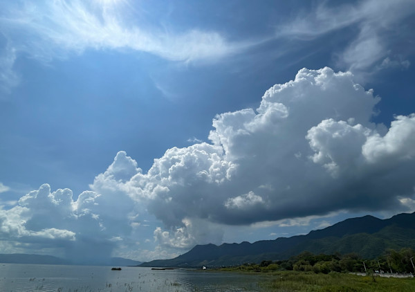Rincón de Chapala by Mauricio Athie