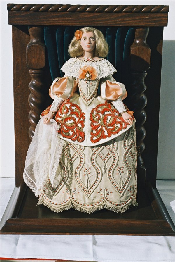 Infanta by Elisabeth Flueler Tomamichel