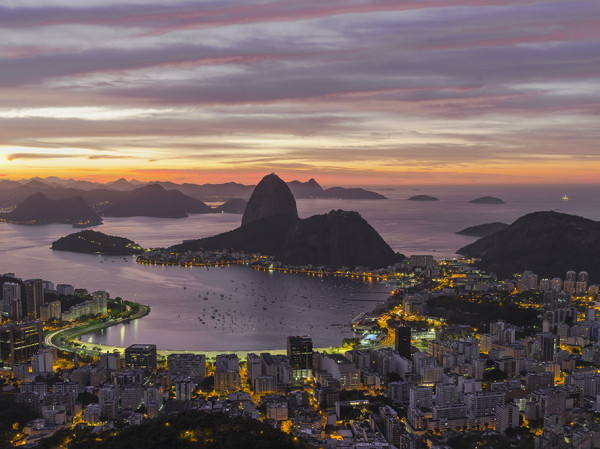Amanhecer no Rio de Janiero by Lucas