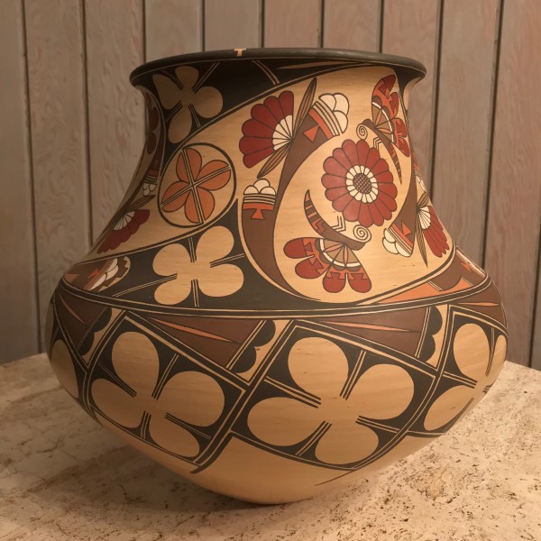 Santa Clara Jar by Lois Gutierrez de la Cruz tan w/ polychrome floral pattern 1986