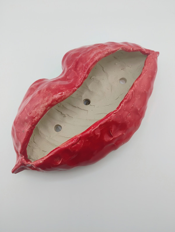 Lips Planter by Space Monkey, Image 1.