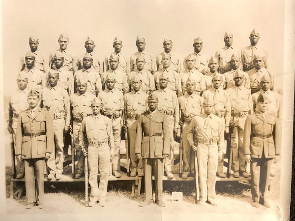 Group photo of WWI African American soldiers