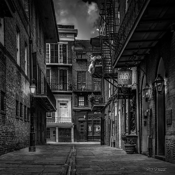 Cabildo Alley #4 by Jerry Granaman