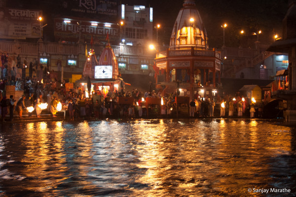 Ganga Aarti, Haridwar by Sanjay Marathe