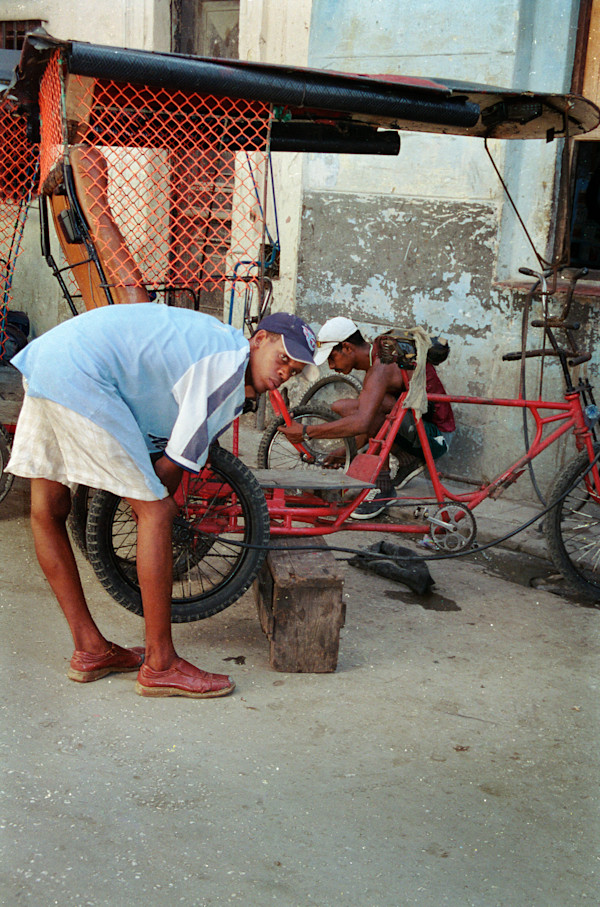 Untitled (Fixing Pedicab) by Daniele Tamagni Foundation