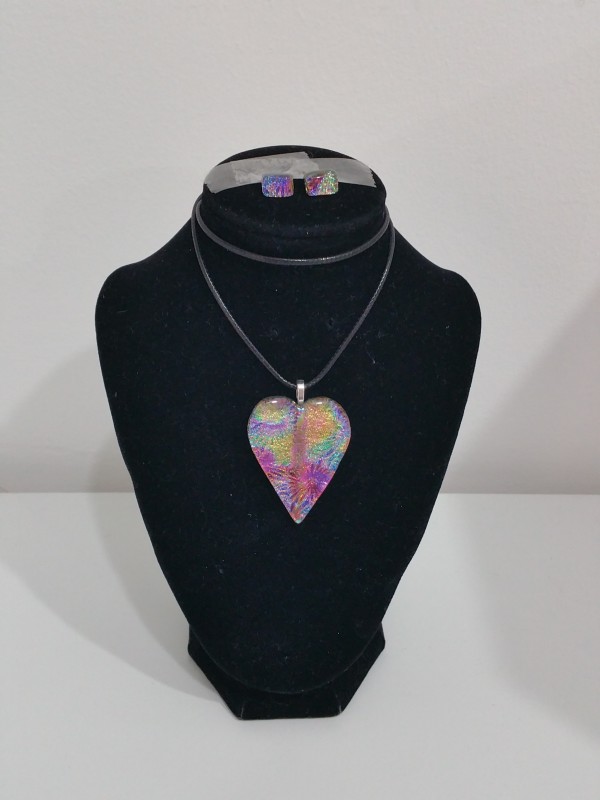 Deep Magenta dichroic glass pendant set by Inez Jenkins