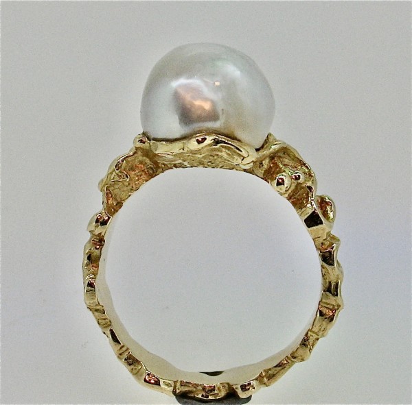 18ct Y/G Ring with pearl and diamonds by Lee Eastman